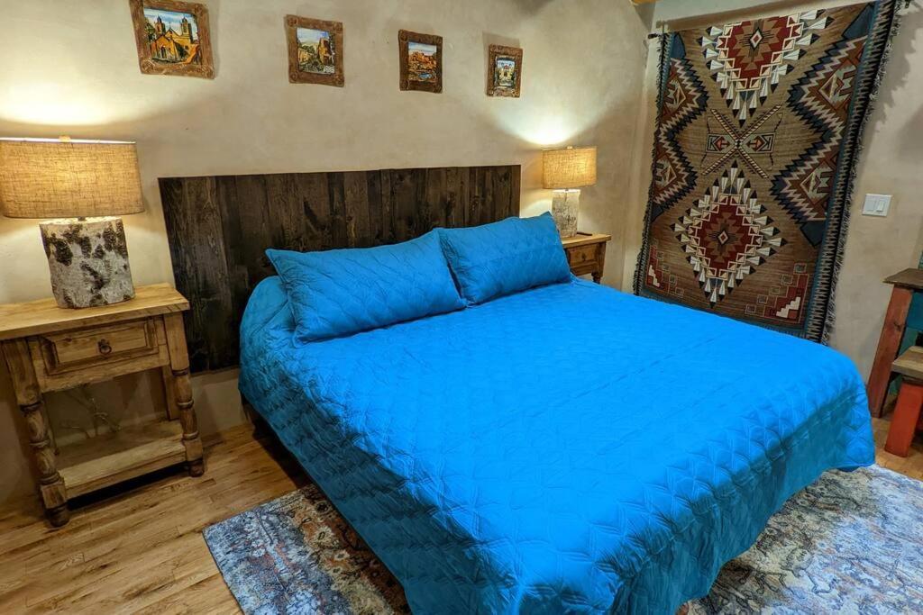 Magical Santa Fe Stay, Minutes From Town Square, Sleeps 4, Includes Free Parking And Outdoor Hot Tub! Bagian luar foto