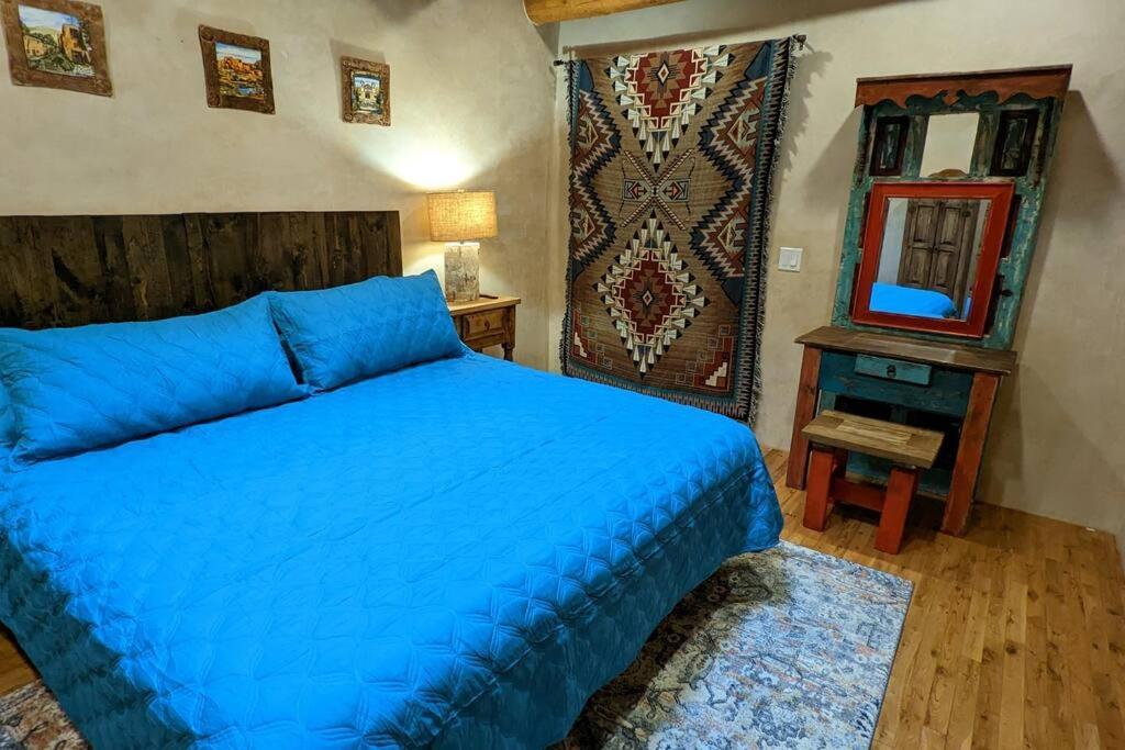Magical Santa Fe Stay, Minutes From Town Square, Sleeps 4, Includes Free Parking And Outdoor Hot Tub! Bagian luar foto