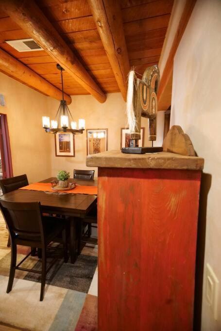 Enchanted Casita With Private Outdoor Hot Tub And Patio, Near Santa Fe Plaza, Sleeps 4 With Free Parking Bagian luar foto