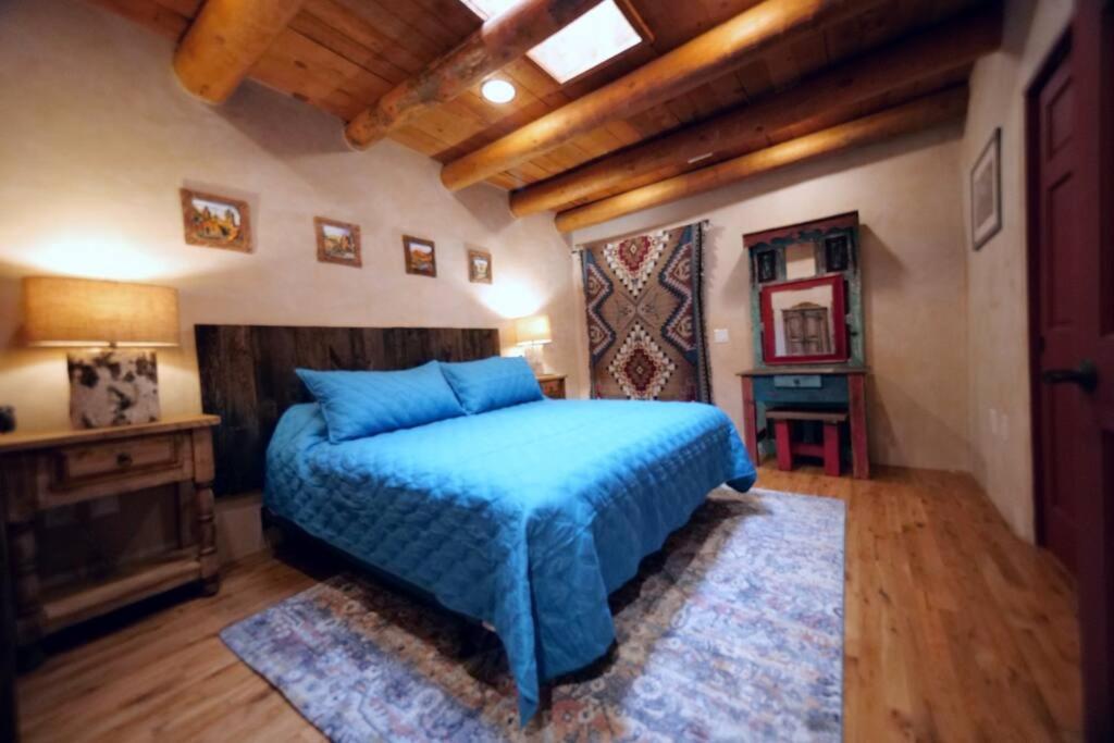 Magical Santa Fe Stay, Minutes From Town Square, Sleeps 4, Includes Free Parking And Outdoor Hot Tub! Bagian luar foto