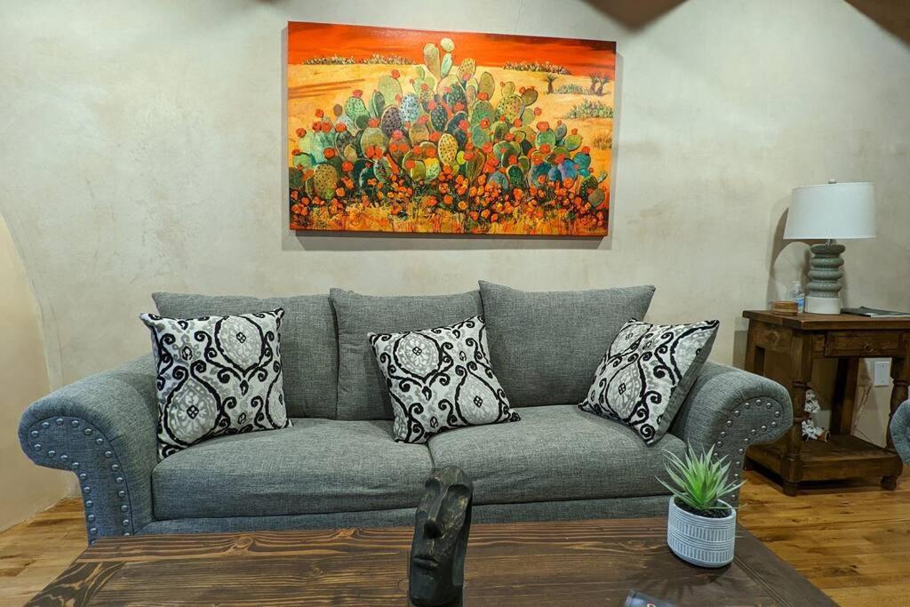 Magical Santa Fe Stay, Minutes From Town Square, Sleeps 4, Includes Free Parking And Outdoor Hot Tub! Bagian luar foto