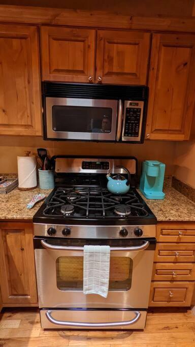 Magical Santa Fe Stay, Minutes From Town Square, Sleeps 4, Includes Free Parking And Outdoor Hot Tub! Bagian luar foto