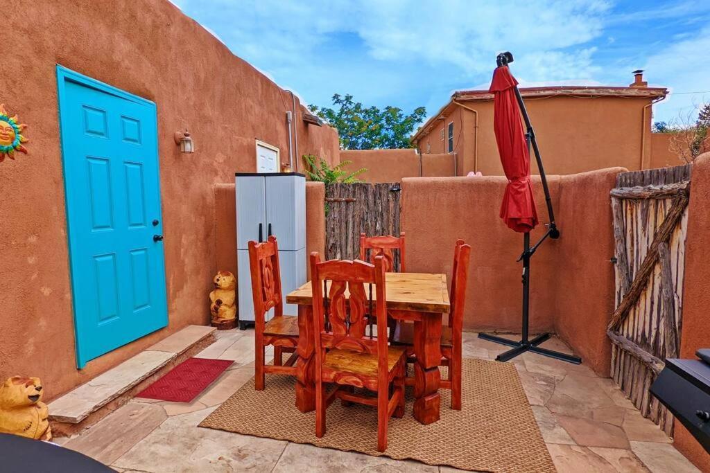 Enchanted Casita With Private Outdoor Hot Tub And Patio, Near Santa Fe Plaza, Sleeps 4 With Free Parking Bagian luar foto